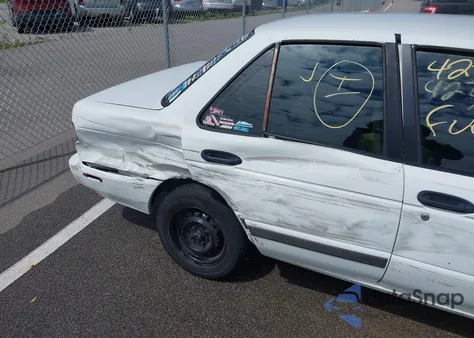 1994 Nissan Sentra E/Xe/Gxe/Le z USA, uszkodzony, nr VIN 1N4EB31F1RC797462